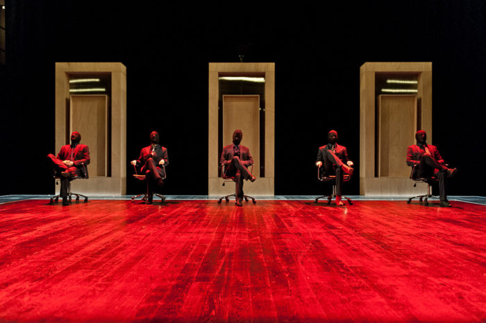 Building, pièce de théâtre contemporain de léonore confino interprétée par la compagnie de l'abreuvoir.